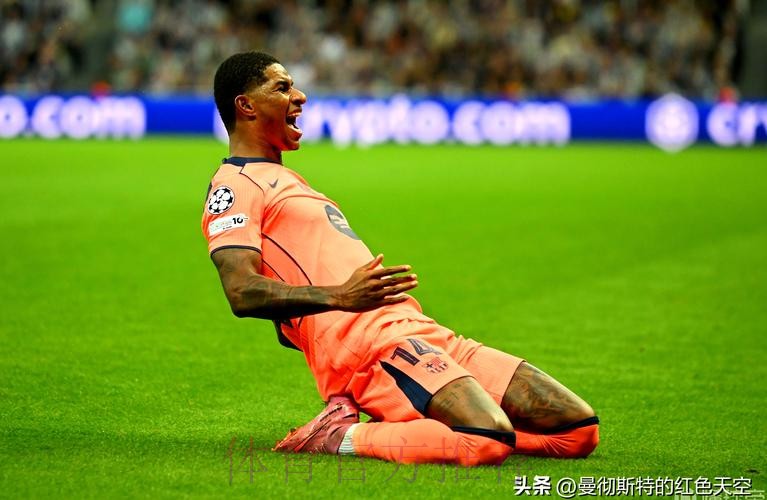 6球8助！巴萨争议边锋复活：2脚传中2次助攻 3500万可买断